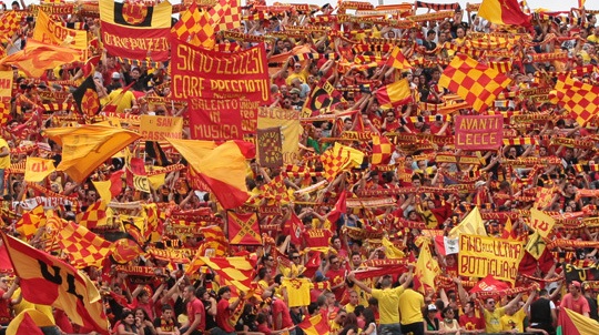 Tifosi Lecce stadio