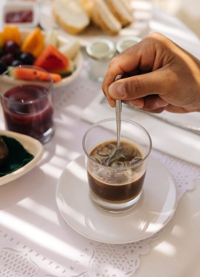 colazione_corte_caffe_ghiaccio_vert
