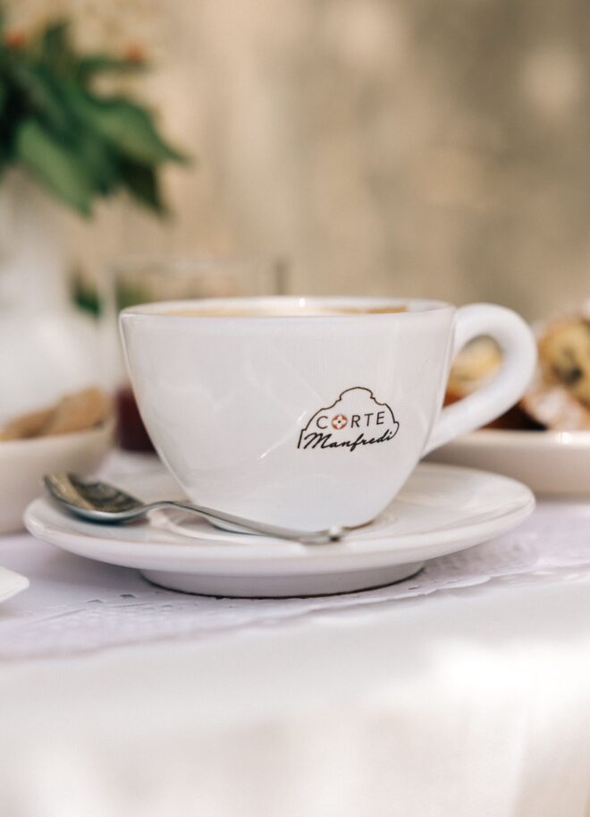 colazione_superior_cappuccino_vert-scaled.jpg